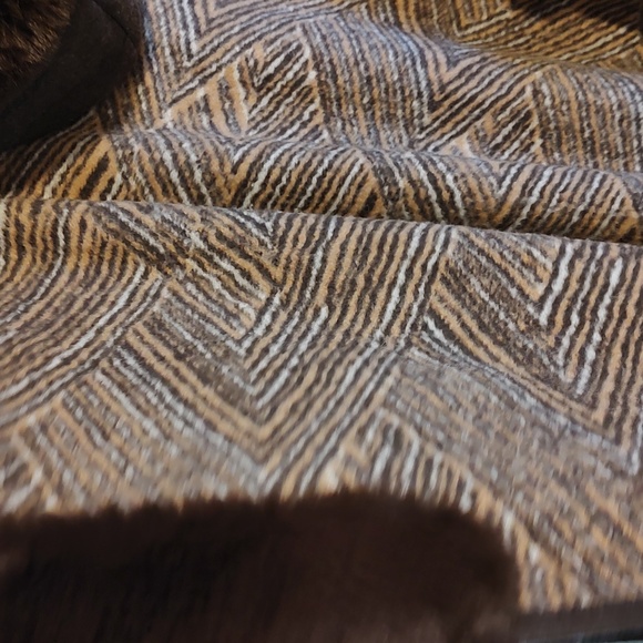 Women's Brown Faux Fur Hooded Shawl/ Wrap/Puncho Plus Size 2X/3X  Make An Offer - Picture 4 of 10